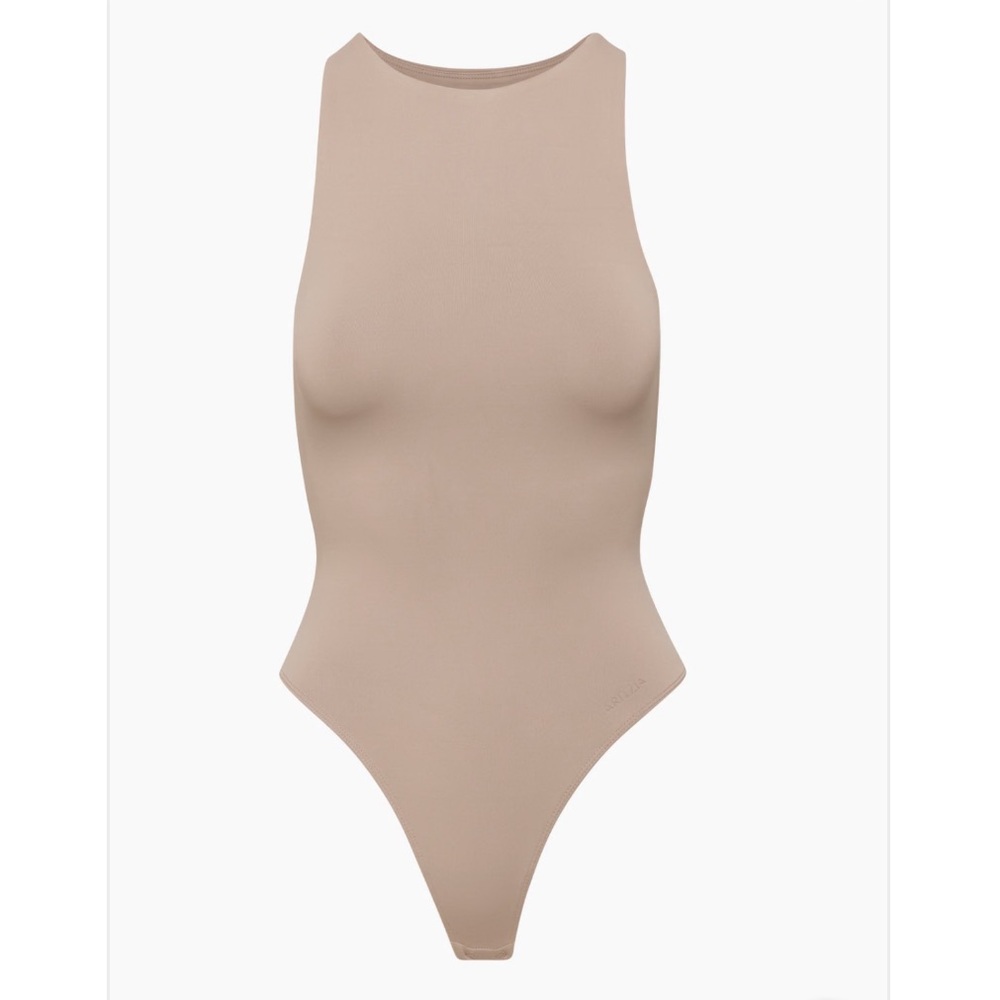 Aritzia Contour '90s Bodysuit
High-crewneck bodysuit